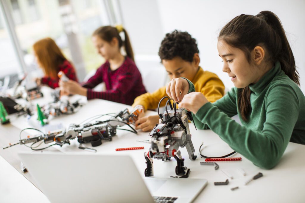 STEM Education, Hands-on Learning, and Online Education: The Keys to a Successful Future in Robotics